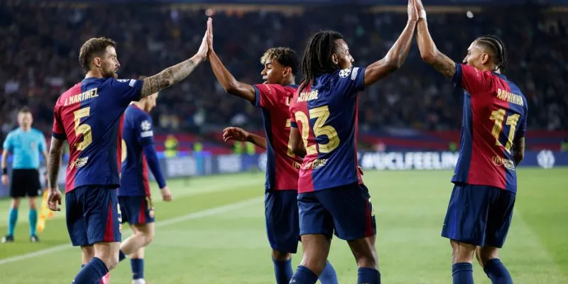 Barcelona thắng đậm Dortmund 4-0 tại Champions League
