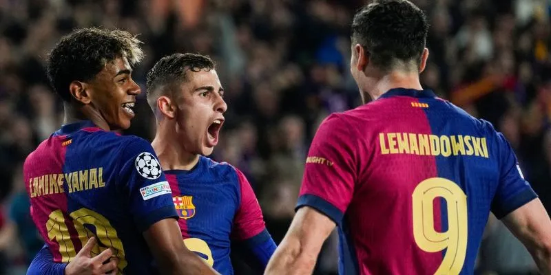 Barcelona thể hiện tốt sức mạnh vượt trội của mình